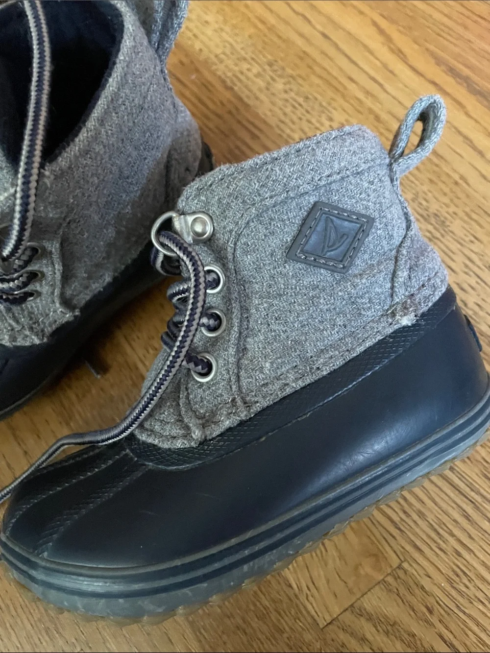 Sperry Kids Gray and Black Duck-Style Boots size 7